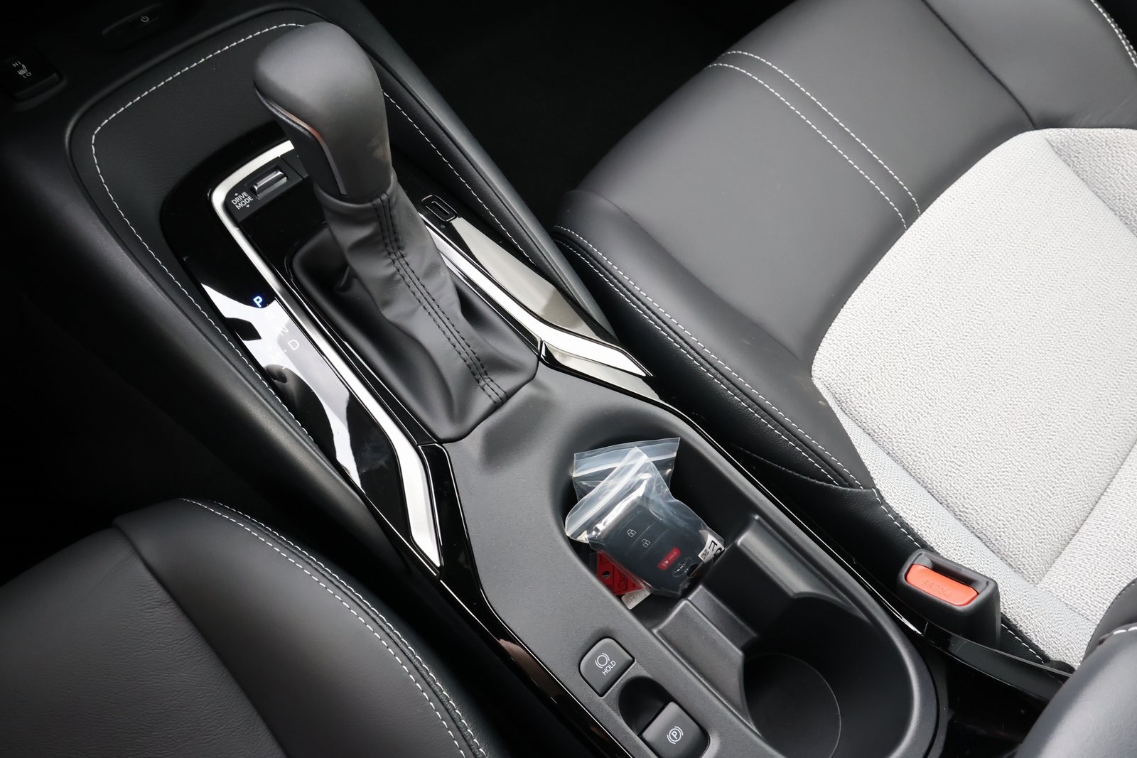 2025 Toyota Corolla XSE photo 17