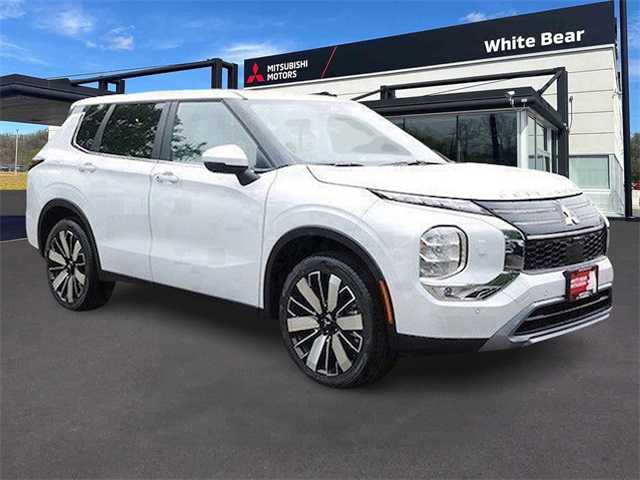 2025 Mitsubishi Outlander SE's photo