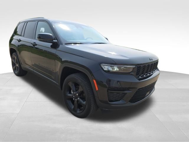2022 Jeep Grand Cherokee Altitude photo 7