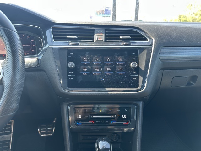2022 Volkswagen Tiguan SEL Premium R-Line photo 22