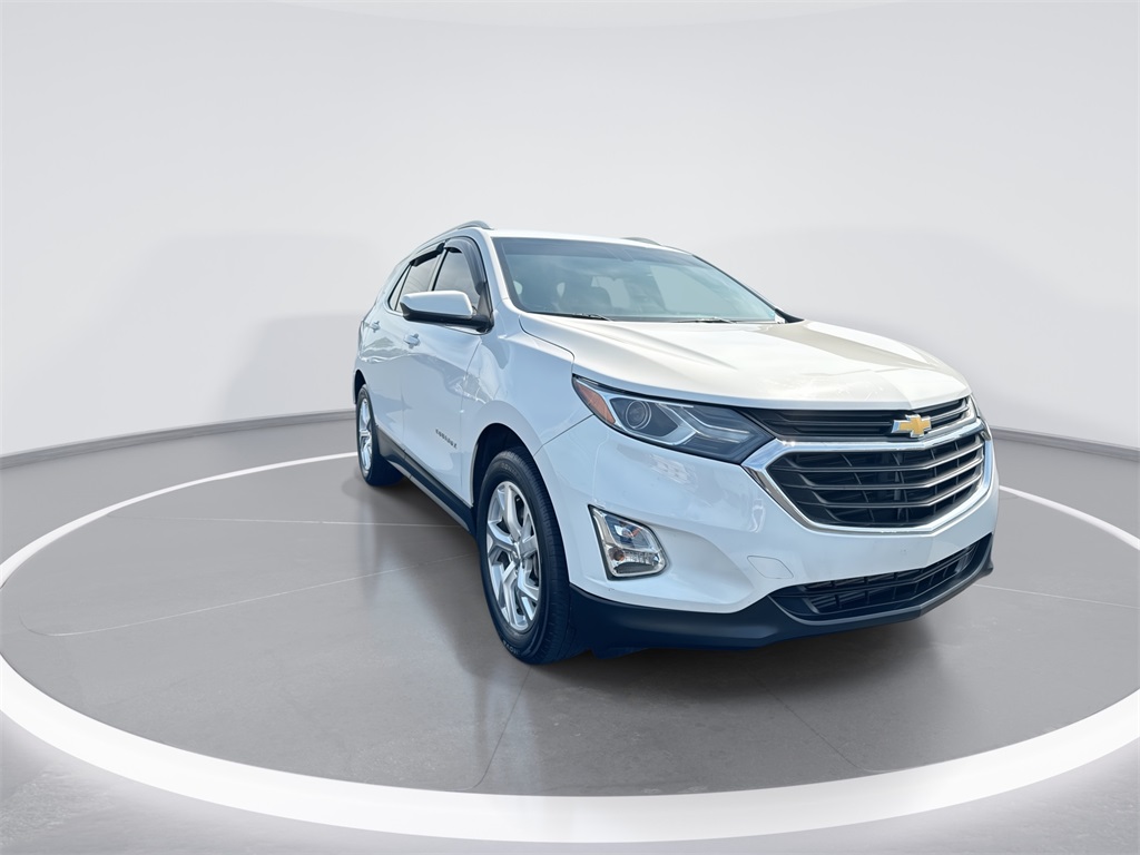 2019 Chevrolet Equinox LT photo 2