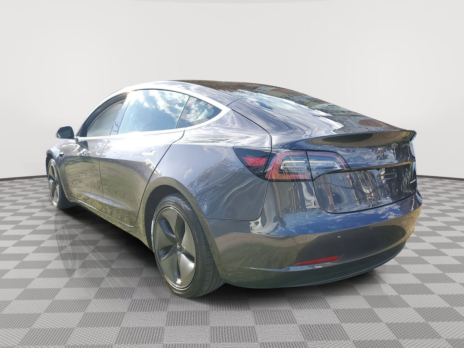 2018 Tesla Model 3 Long Range photo 2