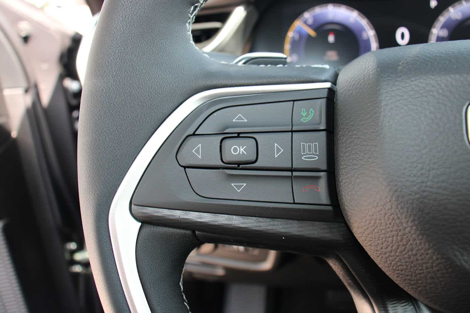 2025 Jeep Grand Cherokee Laredo Altitude photo 12