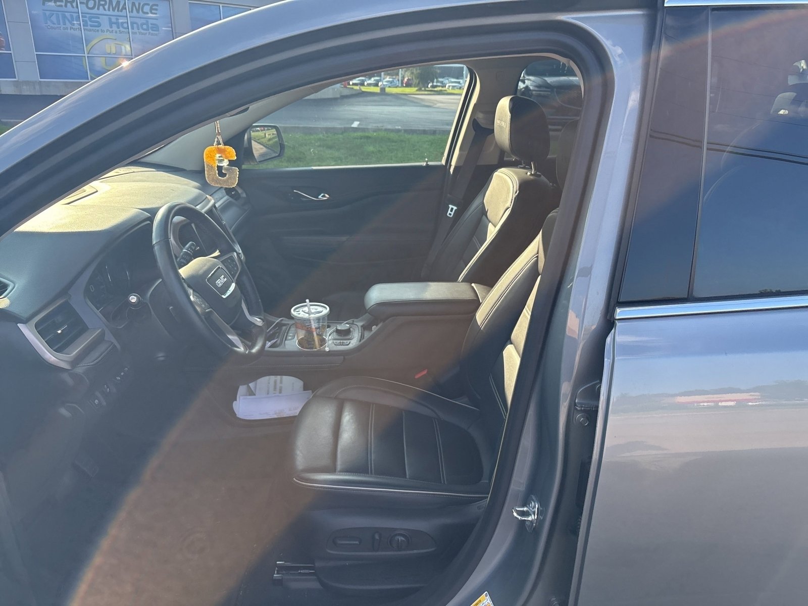 2023 Gmc Acadia Denali photo 3