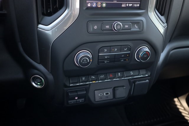 2025 Chevrolet Silverado 2500HD Custom photo 15