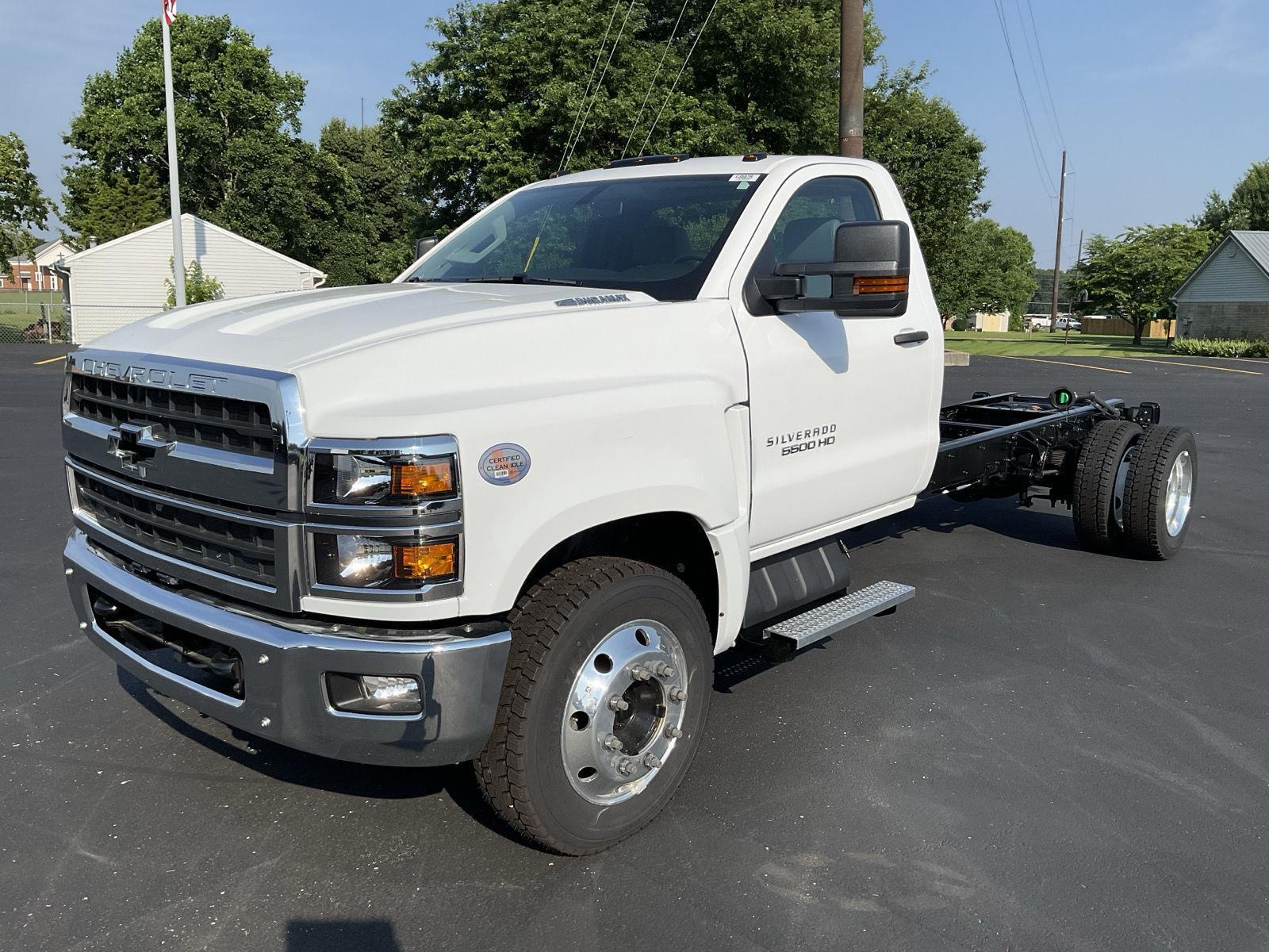 2024 Chevrolet Silverado 5500HD Work Truck photo 2