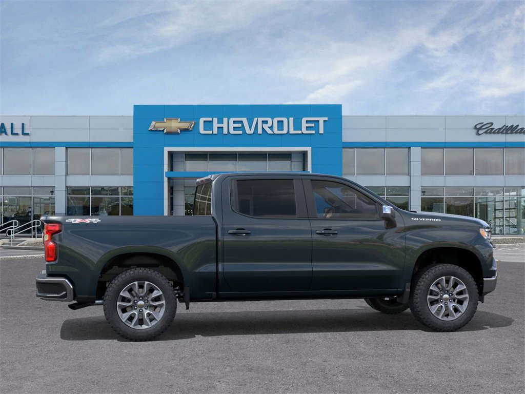 2026 Chevrolet Silverado photo 4