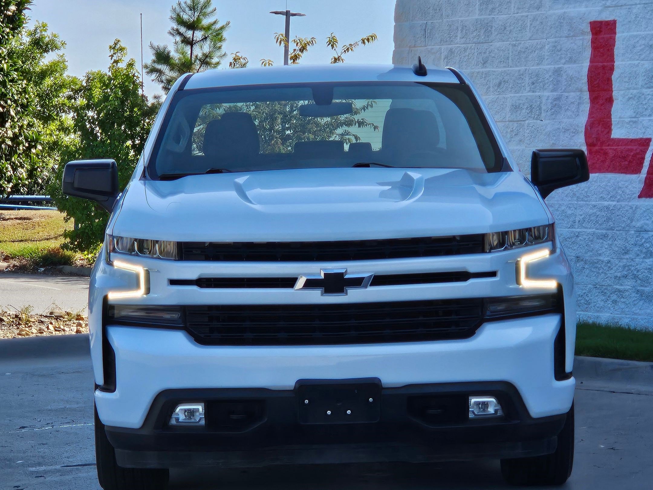 Used 2021 Chevrolet Silverado 1500 RST with VIN 1GCUYEEDXMZ272124 for sale in Little Rock