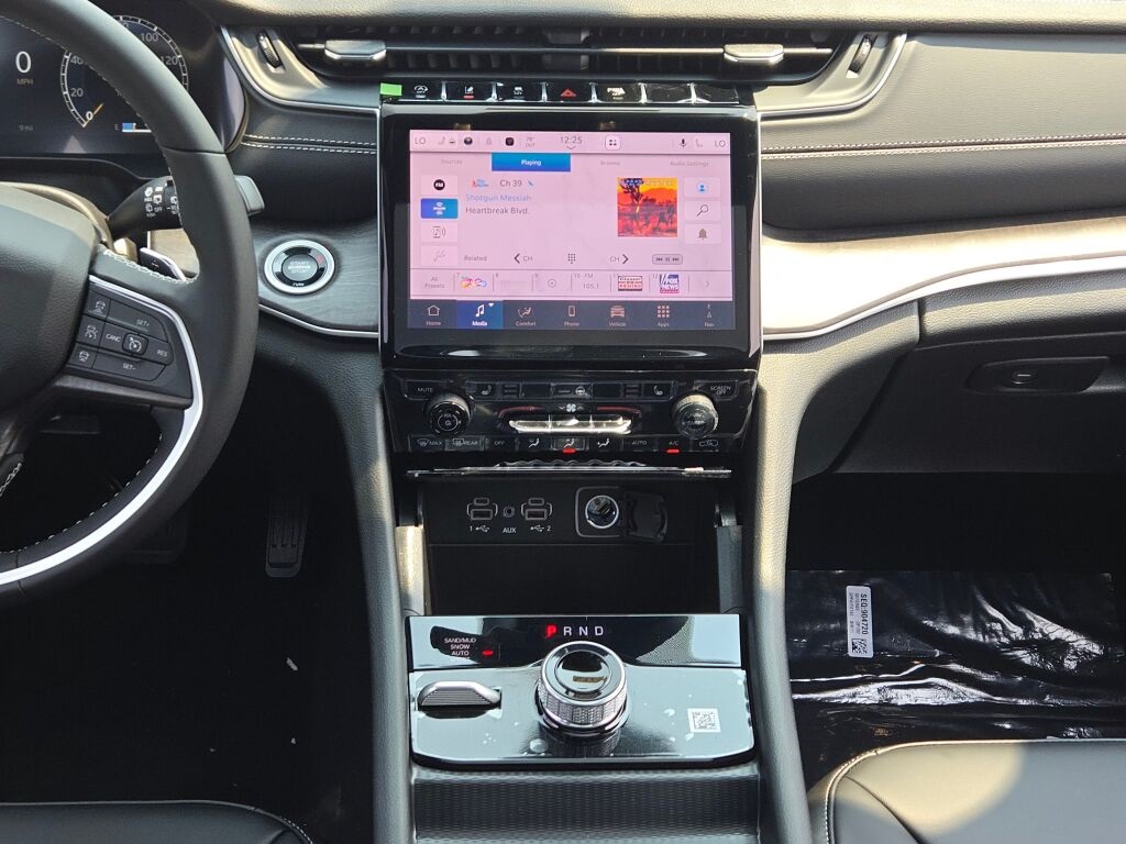 2025 Jeep Grand Cherokee Limited photo 20