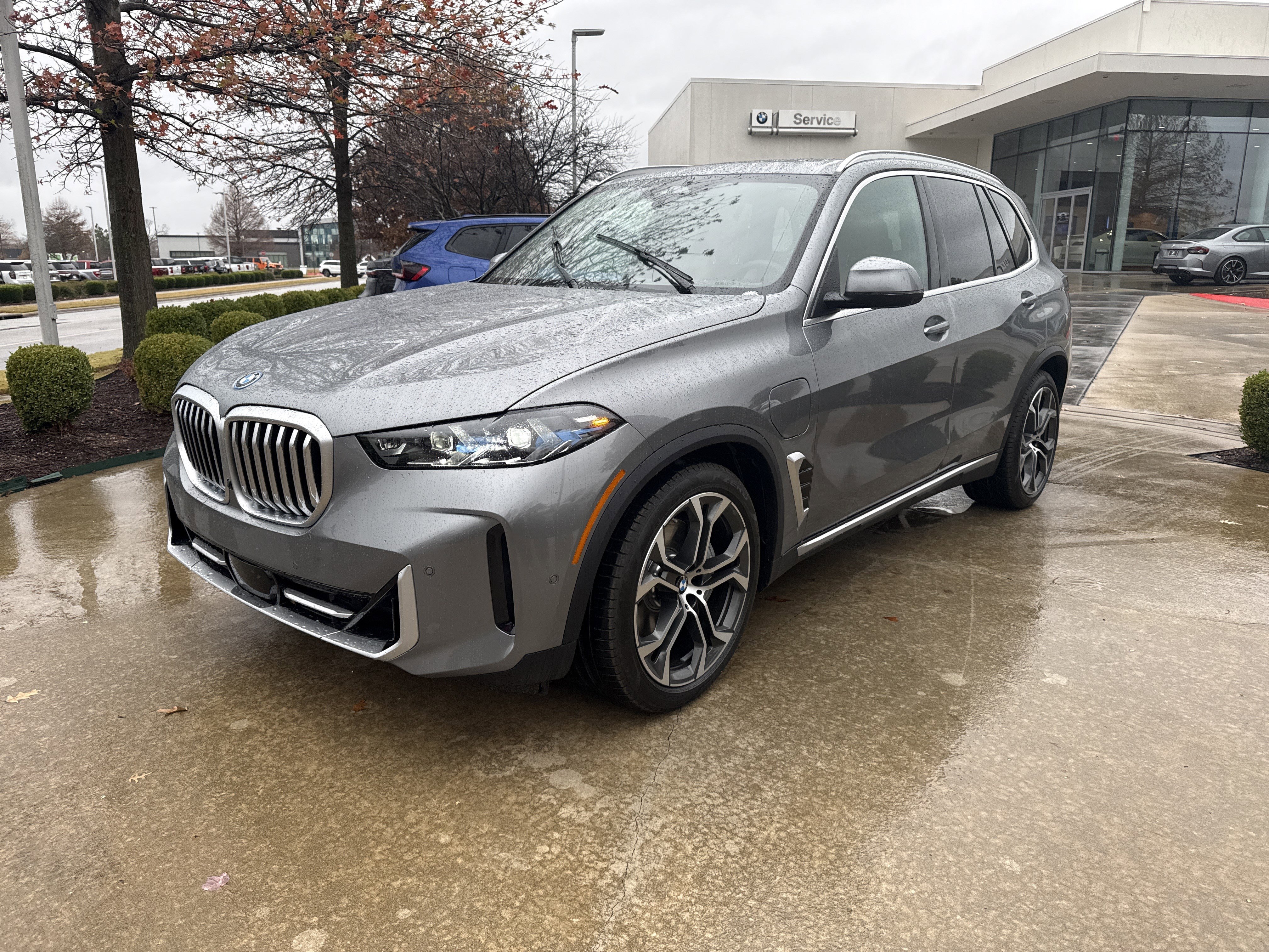2026 BMW X5 50e's photo