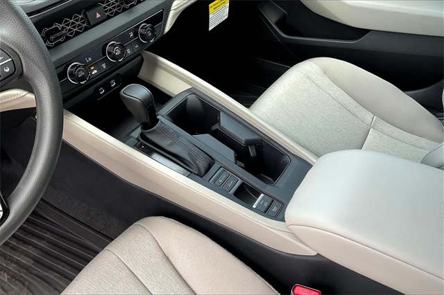 2025 Honda Accord LX photo 9