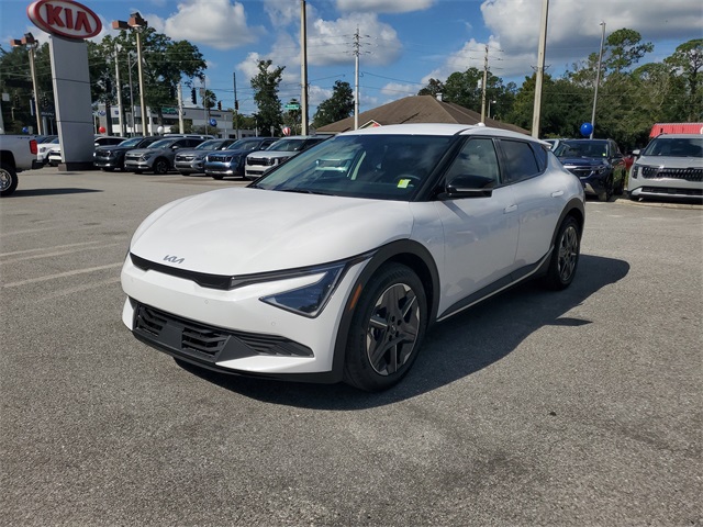 2025 Kia EV6 Light photo 3