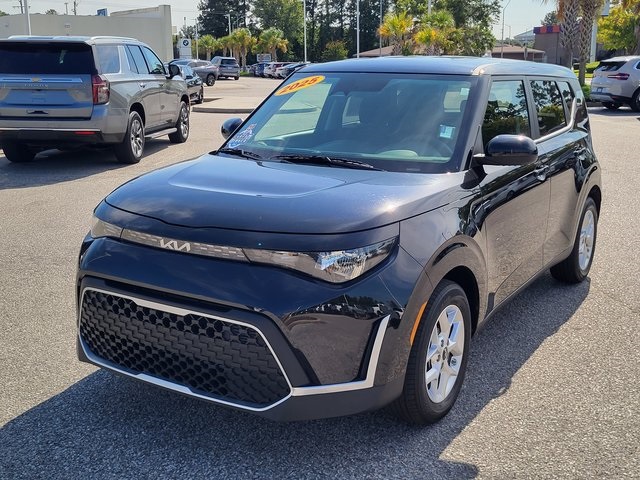 2025 Kia Soul LX photo 6