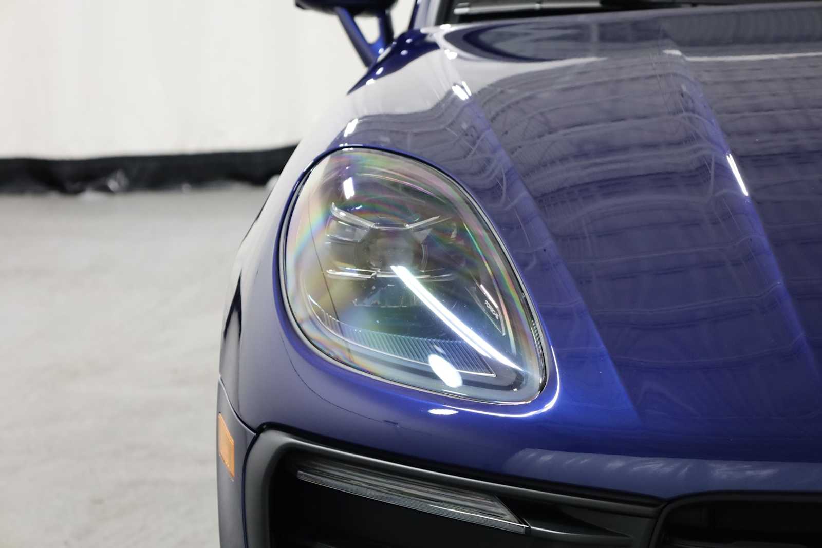 2024 Porsche Macan T photo 15