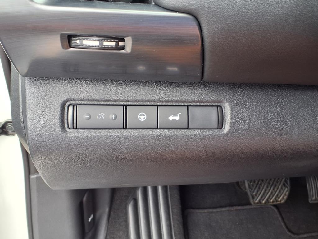 2023 Nissan Pathfinder SL photo 6