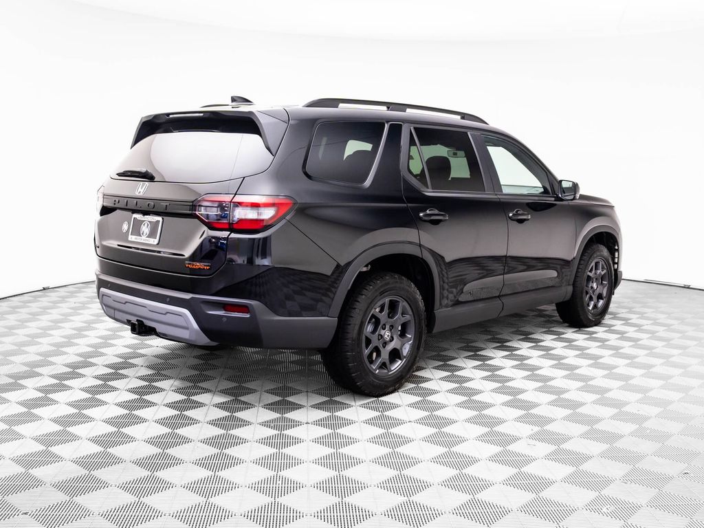 2025 Honda Pilot TrailSport photo 4