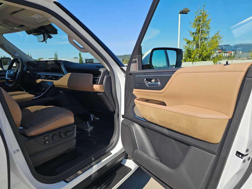 2025 Infiniti QX80 Sensory photo 11