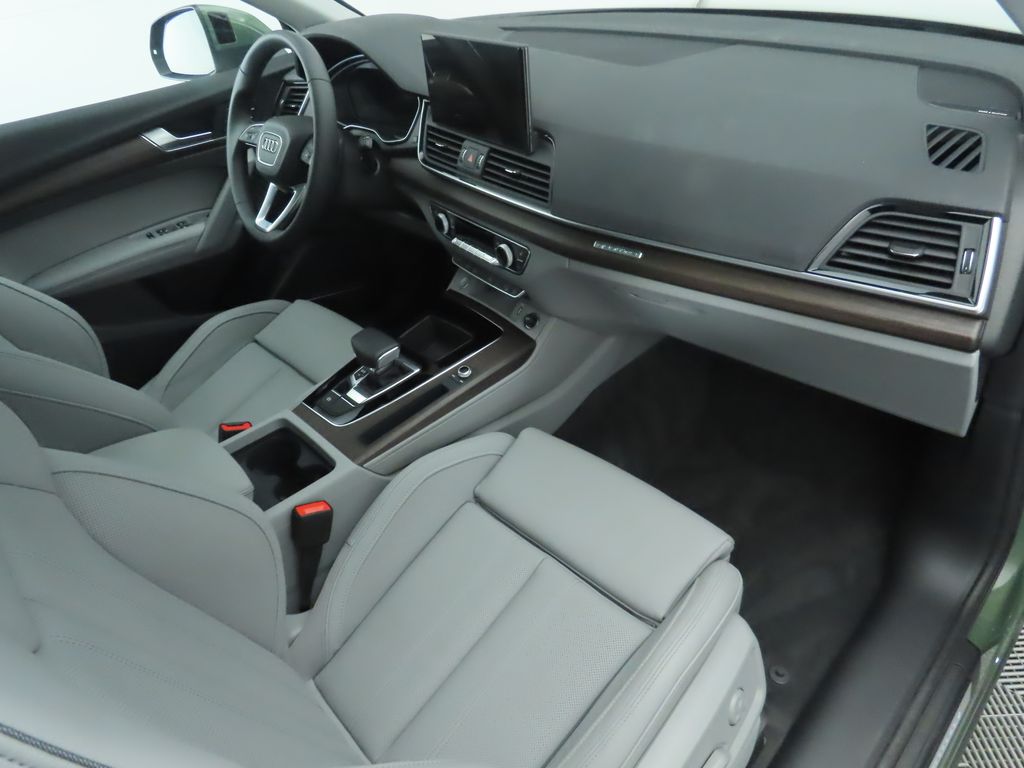 2025 Audi Q5 45 S line Premium Plus photo 17