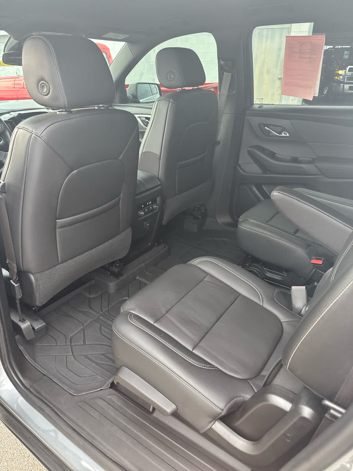 2023 Chevrolet Traverse Leather photo 10