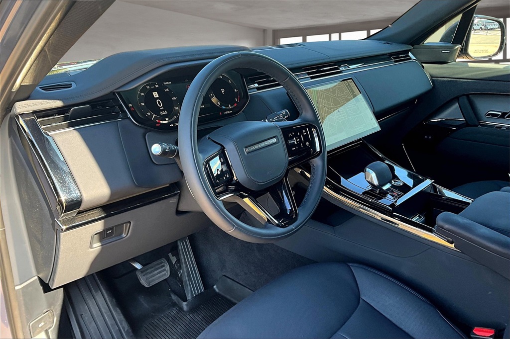 2025 Land Rover Range Rover Sport SE photo 13