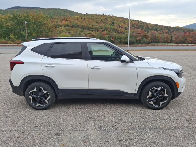 2024 Kia Seltos EX photo 2