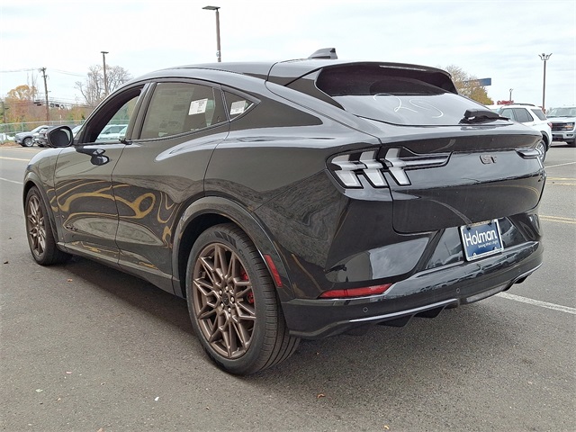 2025 Ford Mustang Mach-E GT photo 4