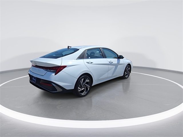 2025 Hyundai Elantra SEL Convenience photo 8