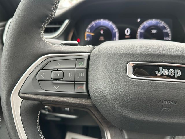 2025 Jeep Grand Cherokee Limited photo 18