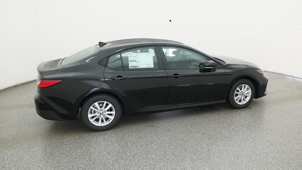 2025 Toyota Camry LE photo 24