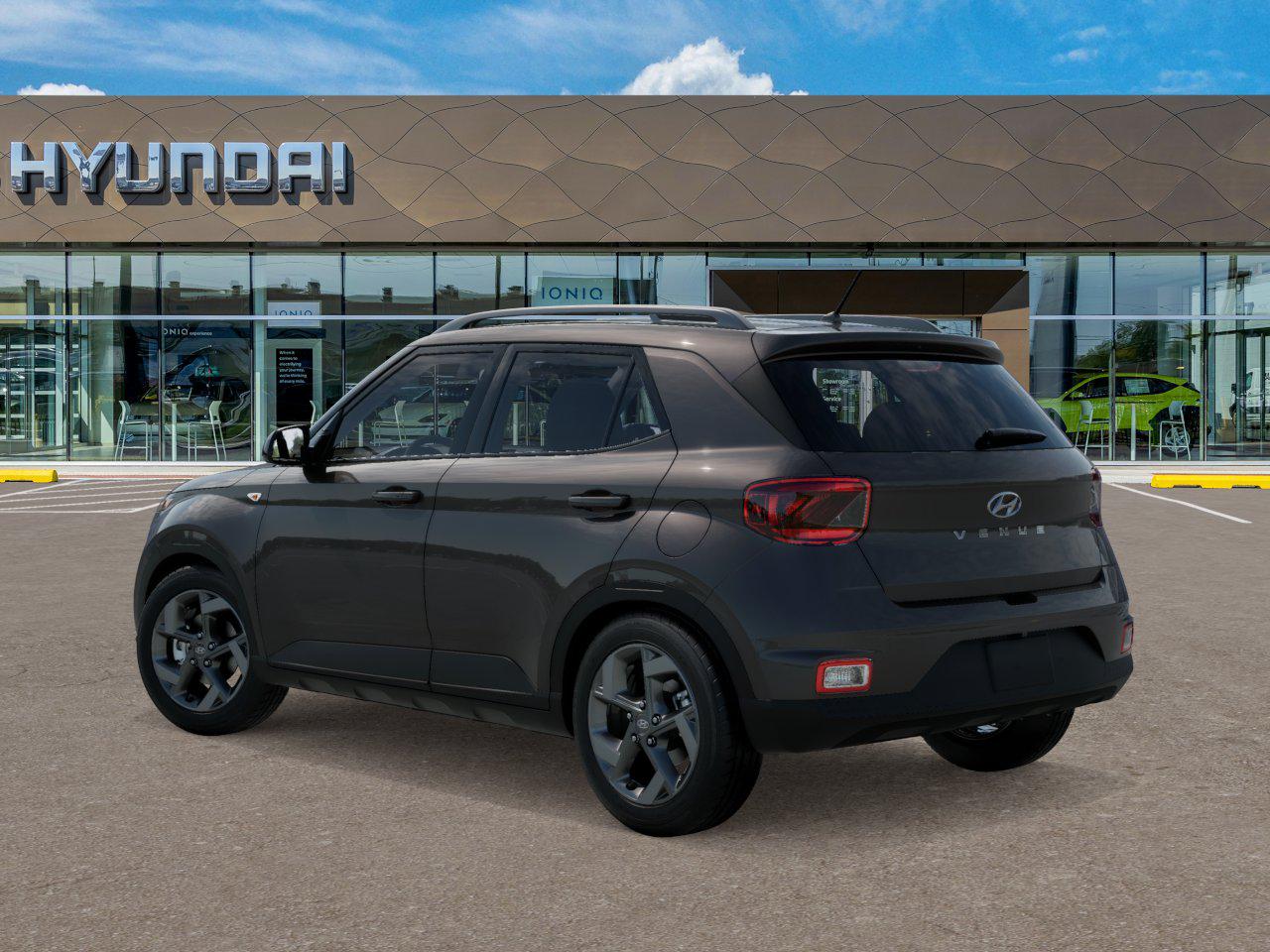 2025 Hyundai Venue SEL photo 17