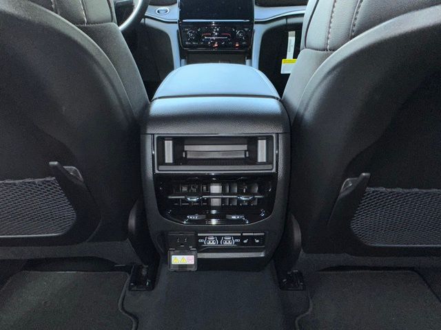 2025 Jeep Grand Cherokee Limited photo 33