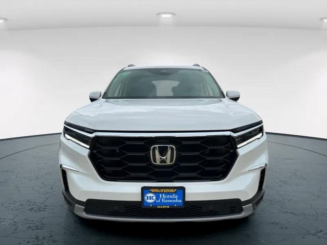 2025 Honda Pilot Touring photo 2