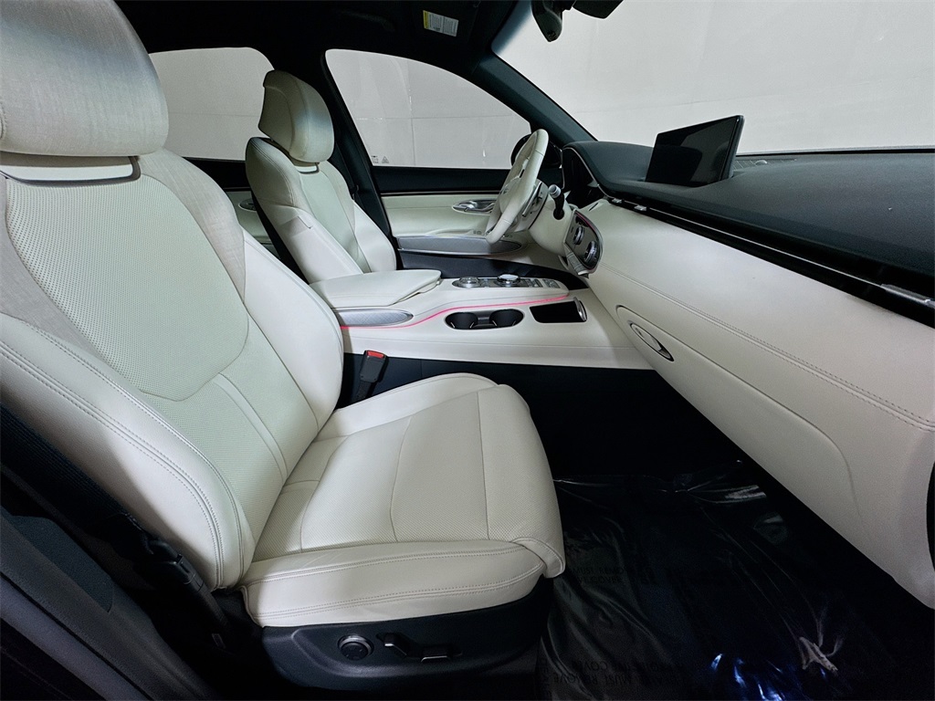 2024 Genesis Electrified GV70 Advanced photo 7