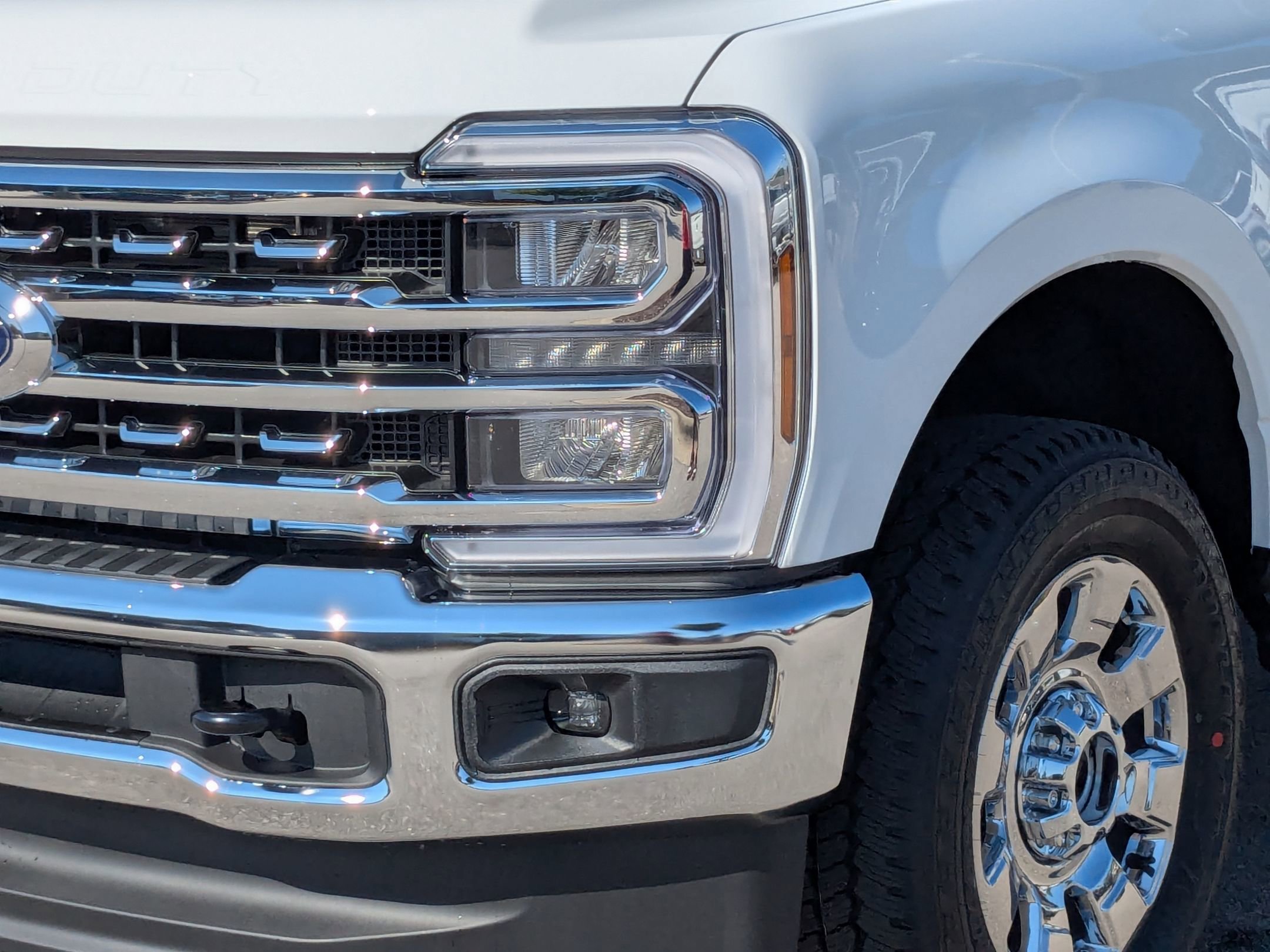 2026 Ford F-250 Lariat photo 2