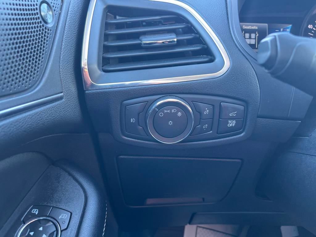 2022 Ford Edge Titanium photo 13