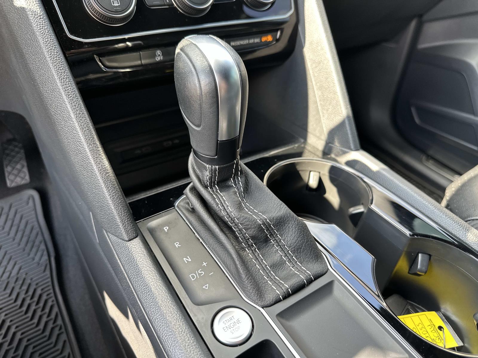 2023 Volkswagen Atlas Cross Sport V6 SE Technology photo 10