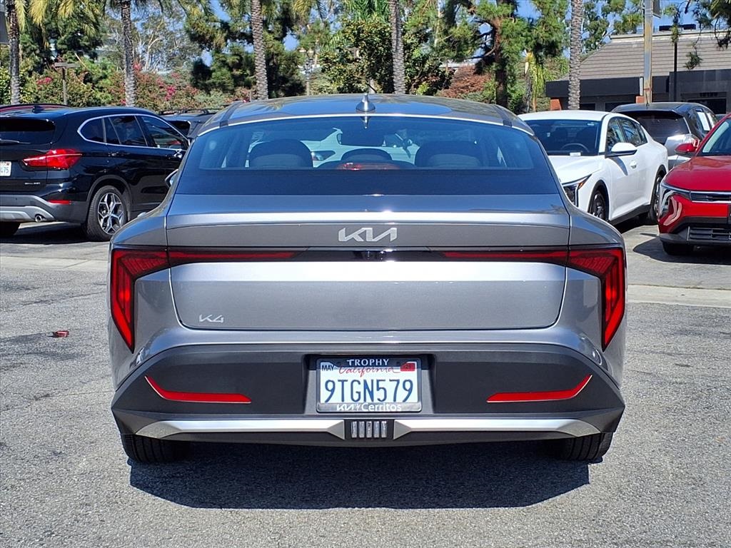 2025 Kia K4 LXS photo 3