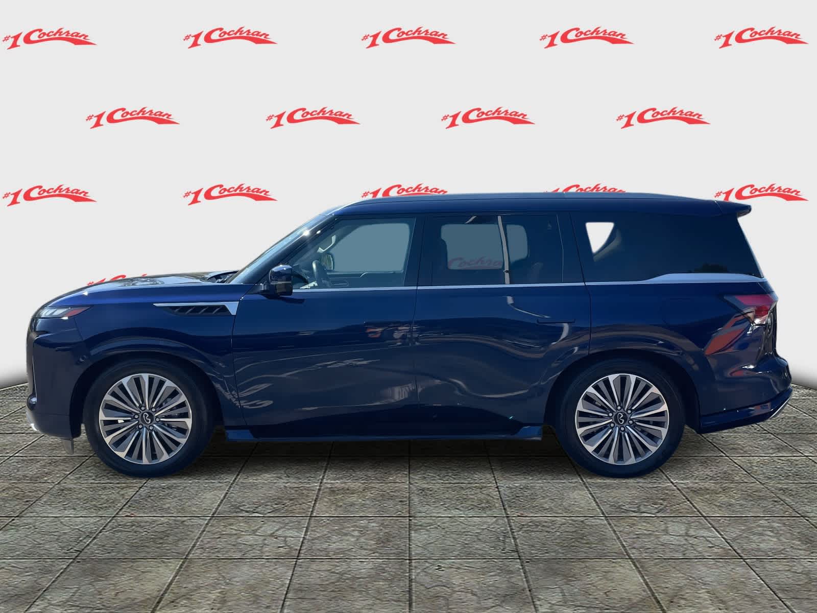2025 Infiniti QX80 Luxe photo 5
