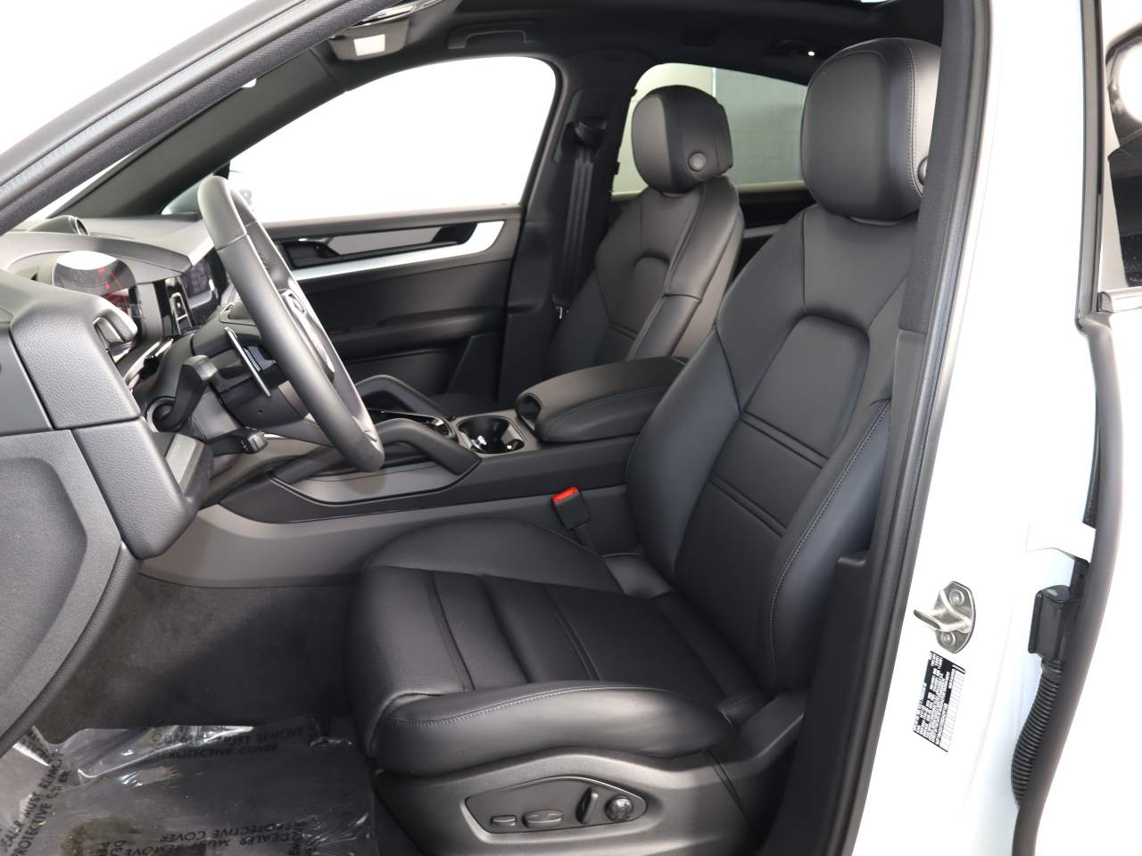 2025 Porsche Cayenne Coupe photo 5