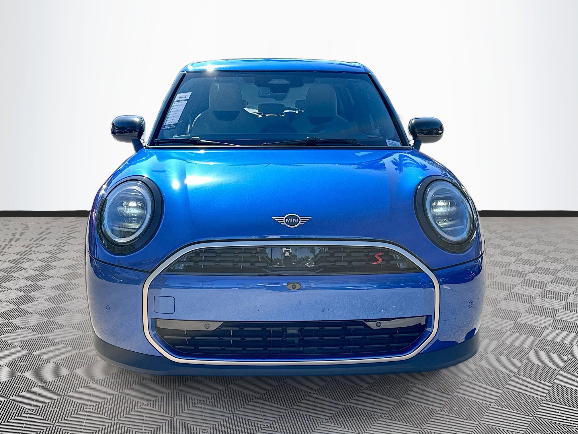 2025 Mini Cooper 4 Door Hardtop Signature photo 2
