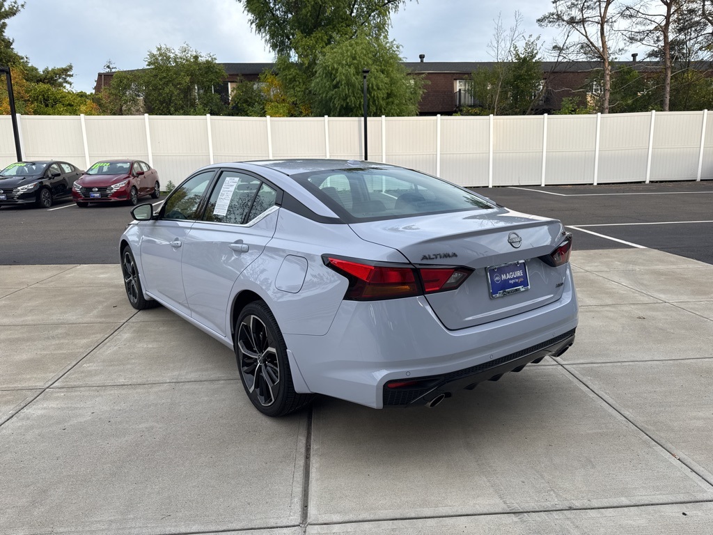 2024 Nissan Altima 2.5 SR photo 4