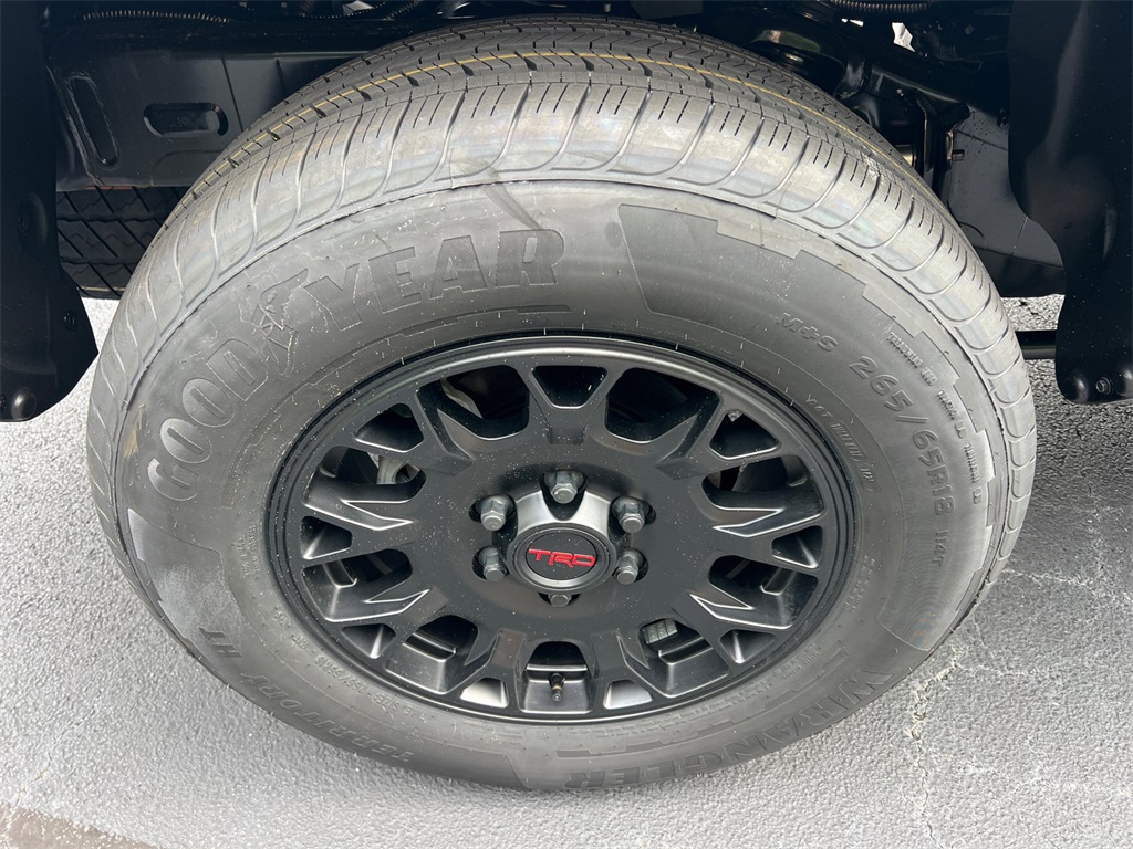 2025 Toyota Tacoma SR5 photo 17