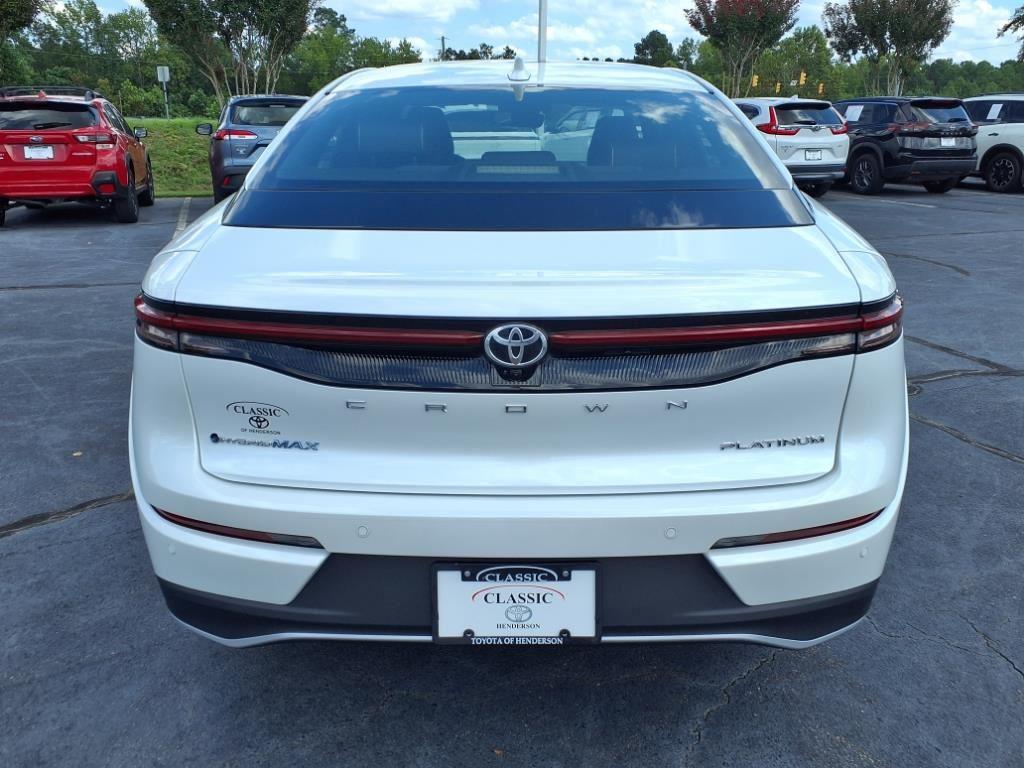 2025 Toyota Crown Platinum photo 4