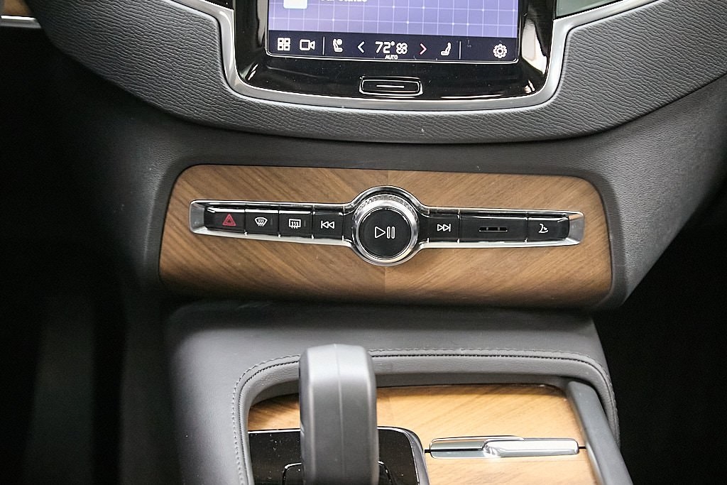 2023 VOLVO XC90 - Image 33