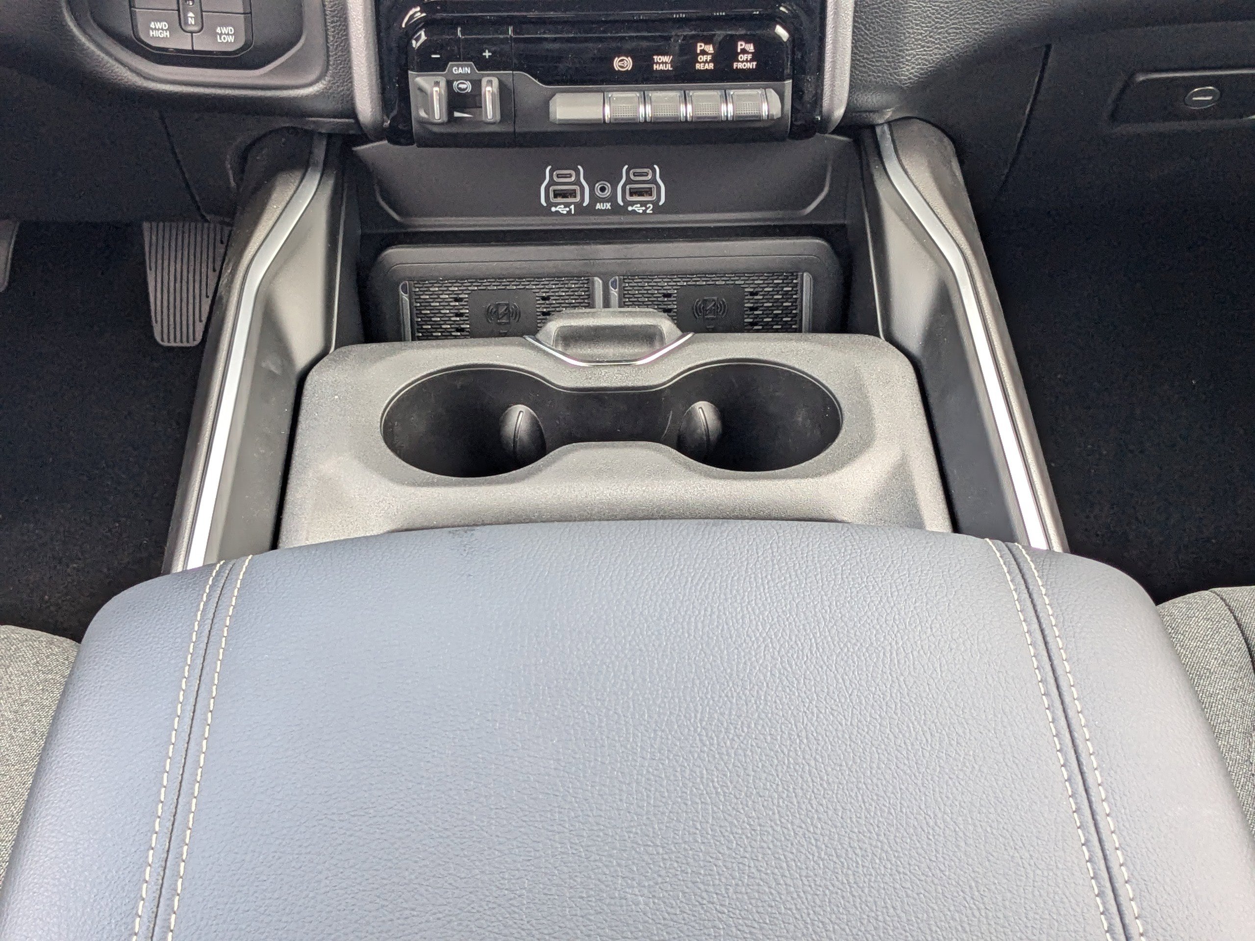 2025 Ram 2500 Big Horn photo 19