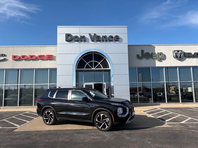 2024 Mitsubishi Outlander SE