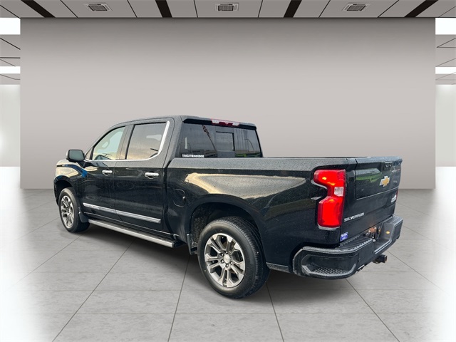 2023 Chevrolet Silverado 1500 High Country photo 4