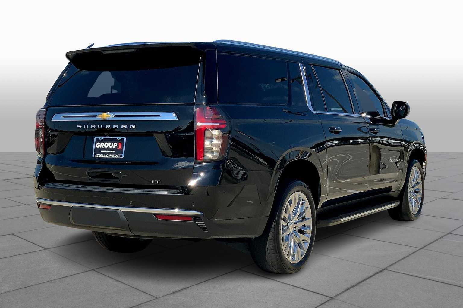 2024 Chevrolet Suburban LT photo 12