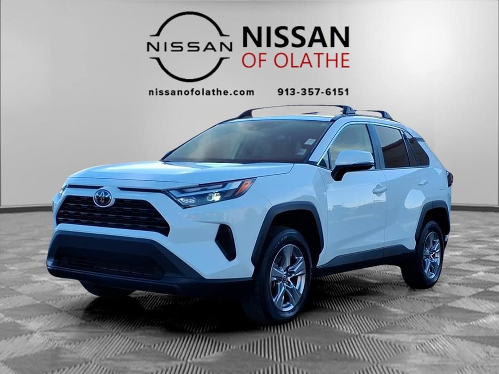 2023 Toyota RAV4 XLE's photo