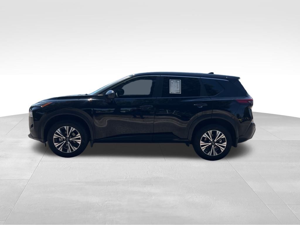 2022 Nissan Rogue SV photo 3